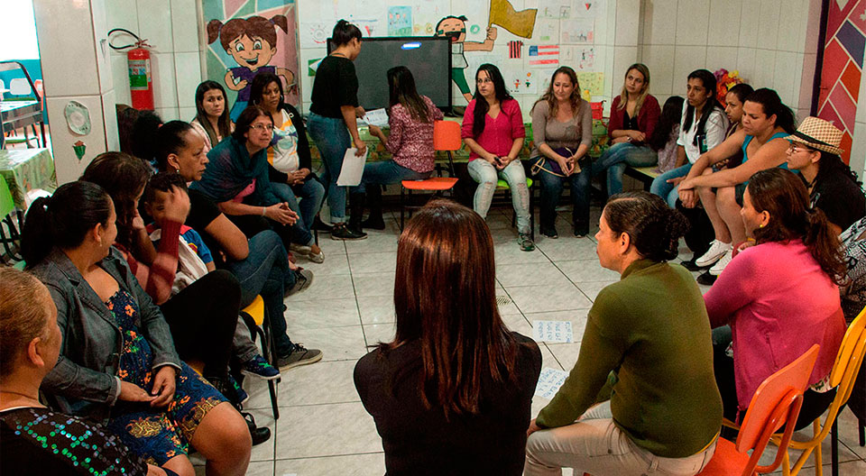 Crédito: Marina Garcia / Legenda: roda sobre Mulheres dentro dos Movimentos Sociais no CCA Lagoa